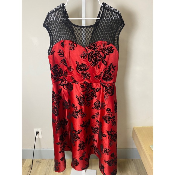 Bettie Page by Pinups Dresses & Skirts - Bettie Page by Pinups Red Black Flocked Rose Lace Cocktail Dress VTG Retro XL